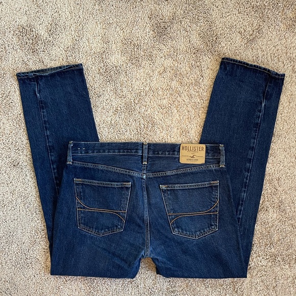 Men’s Classic Straight Hollister Jeans - Picture 2 of 5